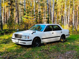 1996 Toyota Crown X (S150), белый, 780000 рублей, вид 2