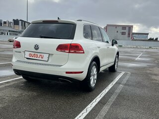 2011 Volkswagen Touareg II, белый, 2450000 рублей, вид 5