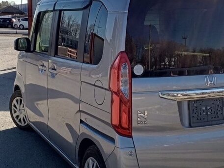 2021 Honda N-BOX II Рестайлинг, серый, 940000 рублей, вид 5