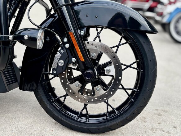 2020 Harley-Davidson Road King, чёрный, 3300000 рублей - вид 10