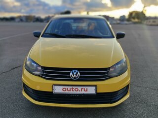 2017 Volkswagen Polo V Рестайлинг, жёлтый, 600000 рублей, вид 3