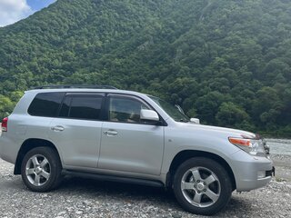 2008 Toyota Land Cruiser 200 Series, серебристый, 3200000 рублей, вид 2