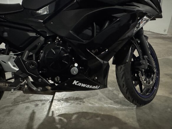 2019 Kawasaki Ninja 650, чёрный, 625000 рублей - вид 3