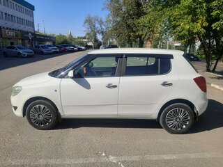2011 Skoda Fabia II Рестайлинг, белый, 420000 рублей, вид 5