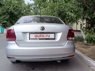 2017 Volkswagen Polo V Рестайлинг, серебристый, 950000 рублей, вид 4