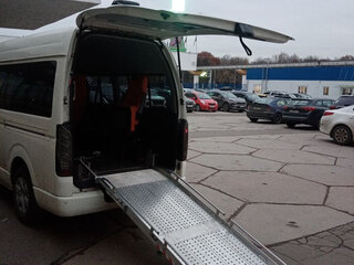 2012 Toyota HiAce H200 Рестайлинг, белый, 3100000 рублей, вид 2