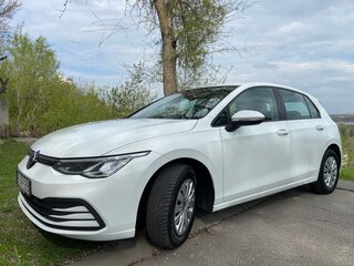 2020 Volkswagen Golf VIII, белый, 1550000 рублей, вид 2