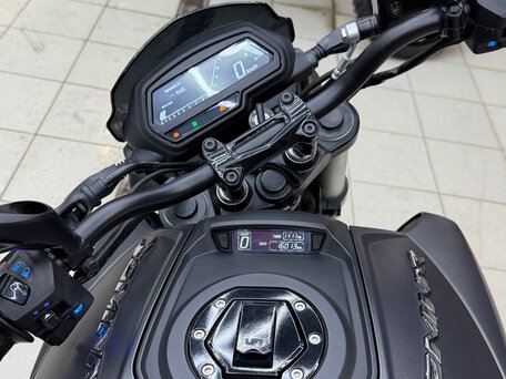 2020 Bajaj Dominar 400, чёрный, 305000 рублей, вид 4
