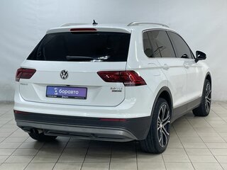 2016 Volkswagen Tiguan II, белый, 2250000 рублей, вид 4