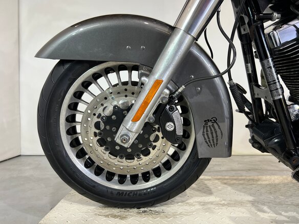 2009 Harley-Davidson Road King, серый, 649000 рублей - вид 14