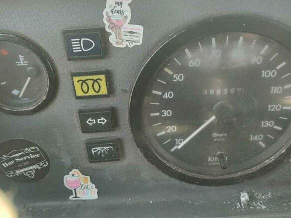 1995 Mercedes-Benz T1, жёлтый - вид 1