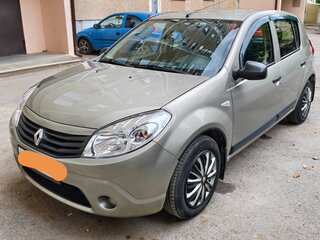 2011 Renault Sandero I, бежевый, 640000 рублей, вид 3