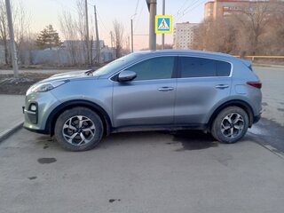 2020 Kia Sportage IV Рестайлинг, серый, 2700000 рублей, вид 4