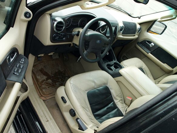 2004 Ford Expedition II, чёрный - вид 7