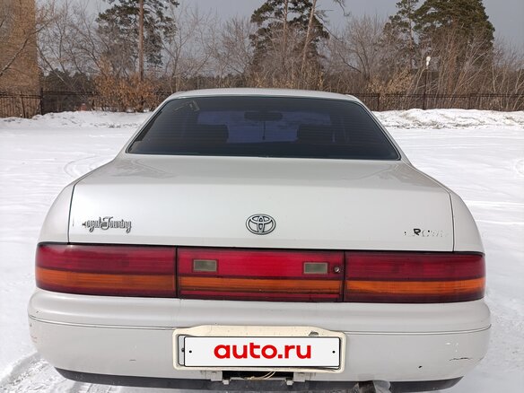 1992 Toyota Crown IX (S140), белый, 405000 рублей - вид 4