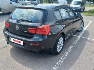 2018 BMW 1 серии 118i II (F20/F21) Рестайлинг 2, чёрный, 1900000 рублей, вид 4