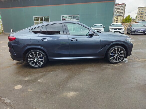 2020 BMW X6 30d III (G06), серый, 6599000 рублей - вид 4