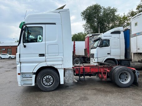 2006 Mercedes-Benz Actros, белый, 2600000 рублей, вид 4