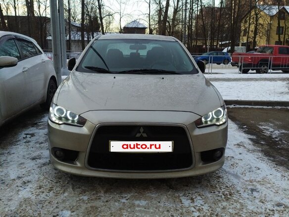 2011 Mitsubishi Lancer X Рестайлинг, бежевый, 1100000 рублей - вид 9