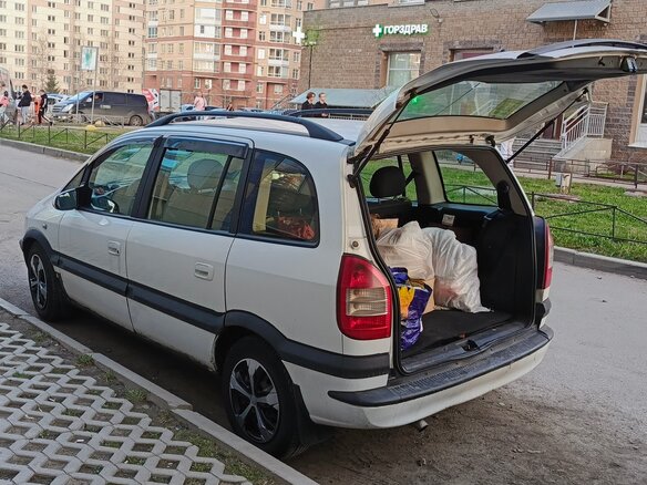 2003 Opel Zafira A Рестайлинг, белый, 350000 рублей - вид 3