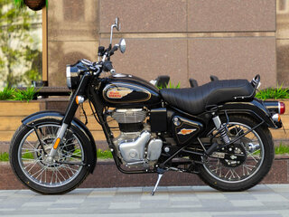 2025 Royal Enfield Bullet 350, красный, 461000 рублей, вид 2