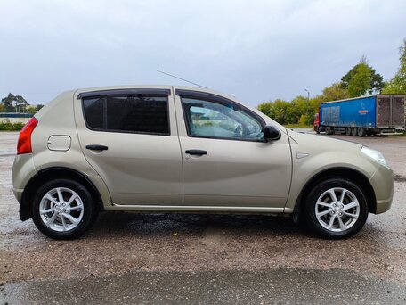 2012 Renault Sandero I, бежевый, 450000 рублей, вид 3