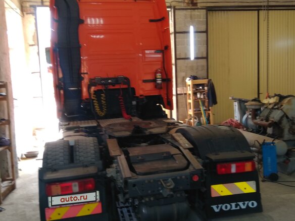 2010 Volvo FH, оранжевый, 4100000 рублей - вид 9