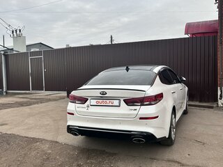 2019 Kia Optima IV Рестайлинг, белый, 2100000 рублей, вид 5