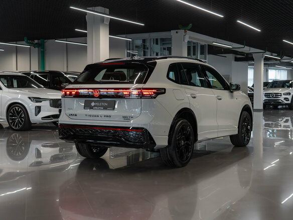 2026 Volkswagen Tiguan L Pro III (China Market), бежевый - вид 3