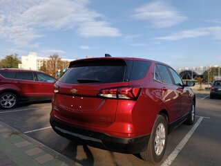 2022 Chevrolet Equinox III Рестайлинг, красный, 2390000 рублей, вид 5