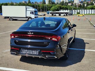2021 Kia K5 III, чёрный, 2300000 рублей, вид 5
