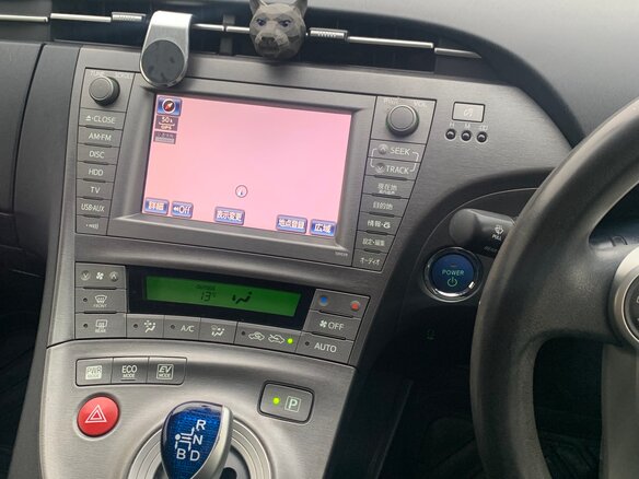 2012 Toyota Prius III Рестайлинг (XW30), белый, 1450000 рублей - вид 13