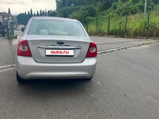 2008 Ford Focus II Рестайлинг, серебристый, 500000 рублей, вид 2
