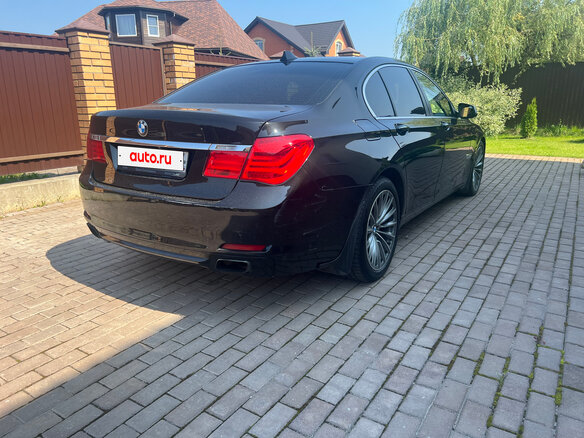 2012 BMW 7 серии 740d xDrive V (F01/F02/F04), чёрный, 2100000 рублей - вид 4
