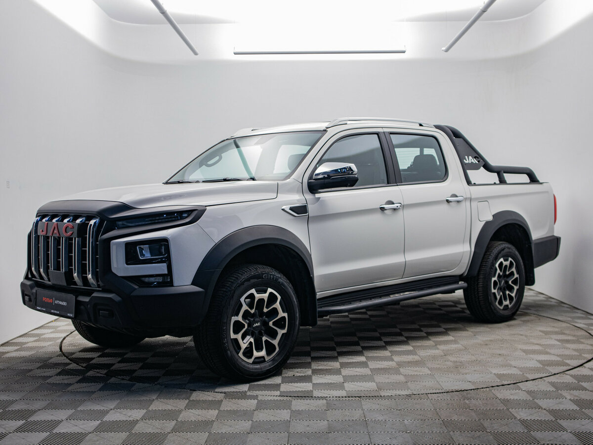 Открыть фотографии: JAC T9