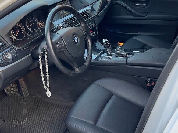 2012 BMW 5 серии 520i VI (F10/F11/F07), белый, 2000000 рублей - вид 8