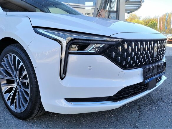 2024 FAW Bestune B70 I Рестайлинг, белый - вид 3