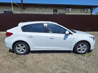 2012 Chevrolet Cruze I Рестайлинг, белый, 650000 рублей, вид 2