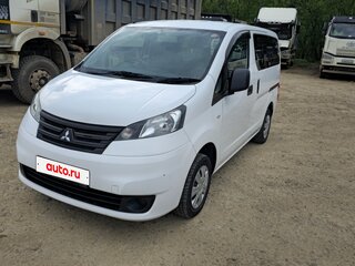2015 Mitsubishi Delica V, белый, 1650000 рублей, вид 3
