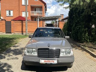 1995 Mercedes-Benz E-Класс 200 I (W124), серый, 1500000 рублей, вид 2