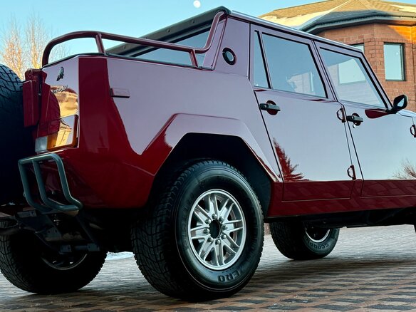 1992 Lamborghini LM002, красный - вид 5