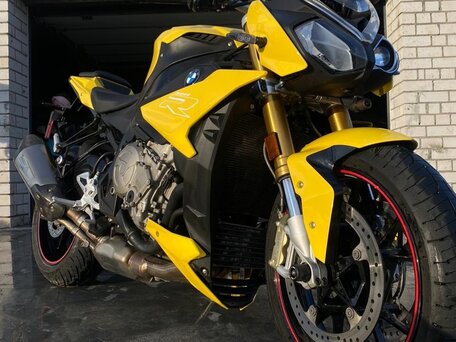 2017 BMW S 1000 R, жёлтый, 975000 рублей, вид 5
