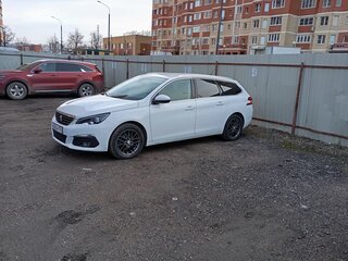 2021 Peugeot 308 II Рестайлинг, белый, 1300000 рублей, вид 3