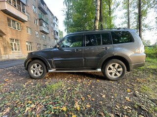 2013 Mitsubishi Pajero IV Рестайлинг 1, серый, 2439000 рублей, вид 4