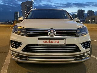2015 Volkswagen Touareg II Рестайлинг, белый, 3300000 рублей, вид 2