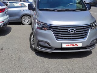 2019 Hyundai Grand Starex I Рестайлинг 2, серый, 4100000 рублей, вид 1