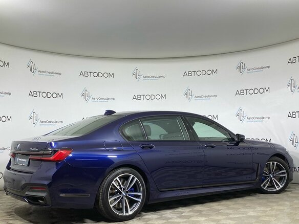 2019 BMW 7 серии Long 745Le xDrive VI (G11/G12) Рестайлинг, синий, 5498800 рублей - вид 2