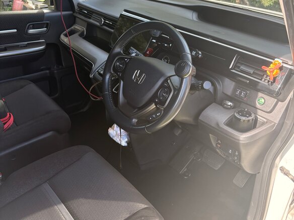 2017 Honda Stepwgn V Рестайлинг, белый, 1980000 рублей - вид 5
