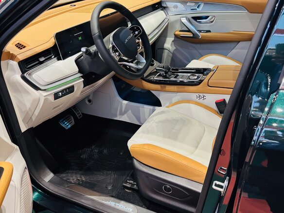 2024 Jetour X70+ I Рестайлинг, зелёный, 2350000 рублей - вид 8