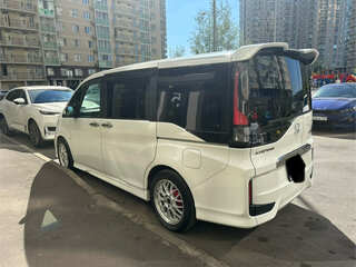 2015 Honda Stepwgn Spada V, белый, 1820000 рублей, вид 1